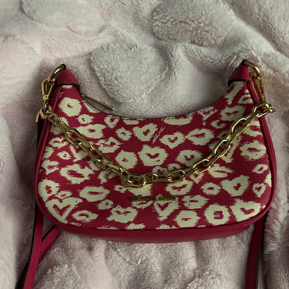 Michael Kors Cora Medium in Electric Pink